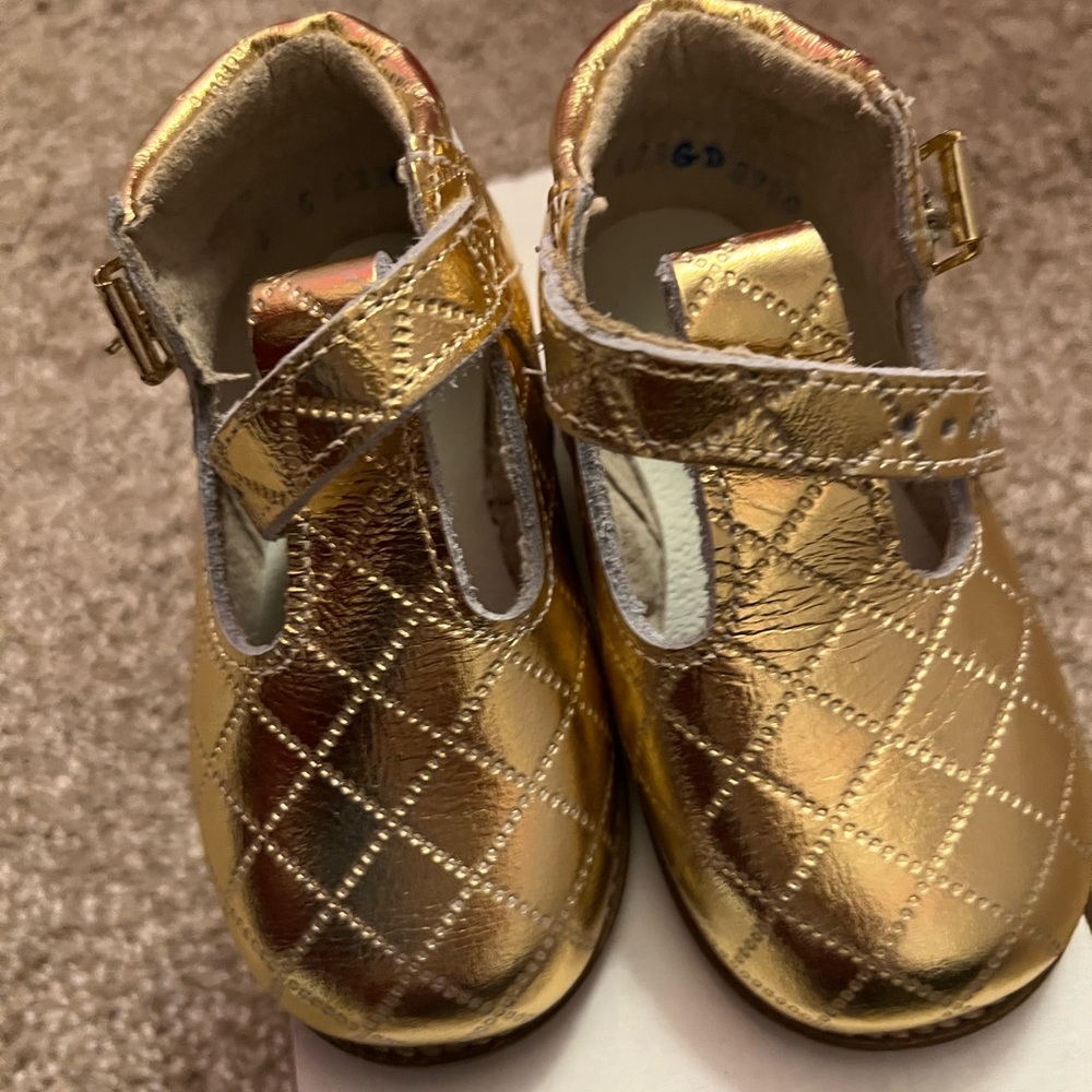 Walking shoes